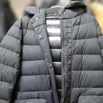 롱 후드 부착 다운 자켓 미사용 새상품 택 포함 2층 워크인에 걸어 보관