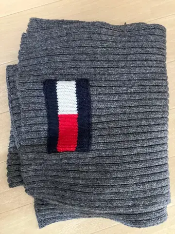 TOMMY HILFIGER 그레이 머플러 OS