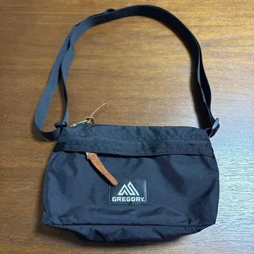 그레고리 숄더백