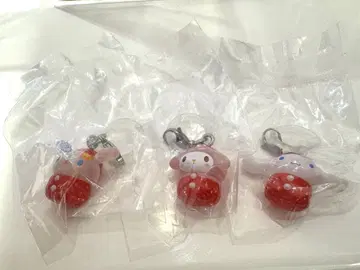 산리오 딸기 메지루시 액세서리