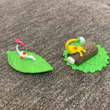 일하는 피크민 컬렉션 2개