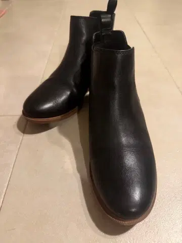 Clarks 클락스 블랙 가죽 사이드 고어 부츠 새상품급