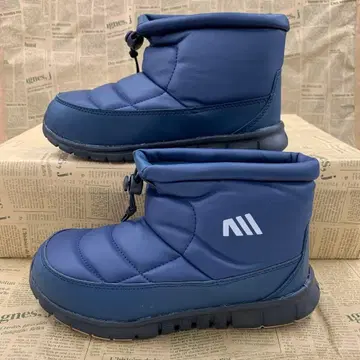 새상품 여성용 M 사이즈 방한 발수 속기모 숏부츠 네이비 컬러 594