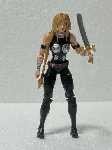 마블 유니버스 발키리 피규어