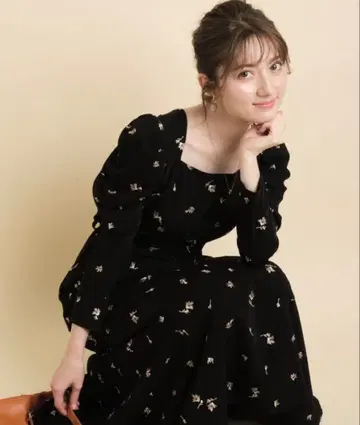 퍼프 소매 자수 원피스 M 사이즈