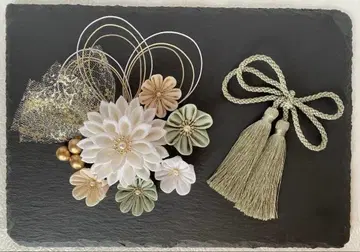 No.35 츠마미자이쿠 머리 장식 화이트 옅은 녹색 베이지