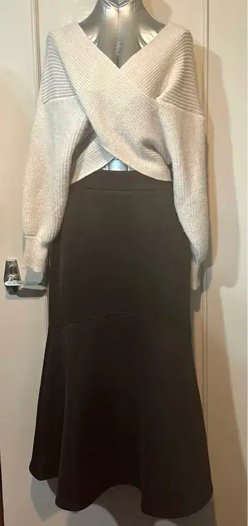 스나계 한국 코디 세트 GRL 아베일 롱 스커트 머메이드 니트