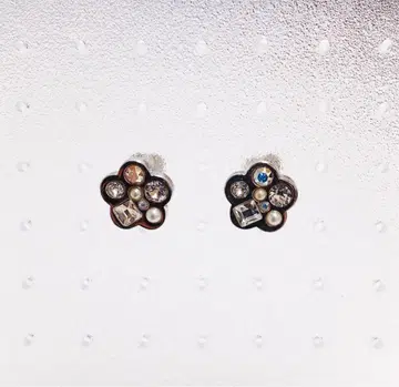 MARY QUANT 귀걸이