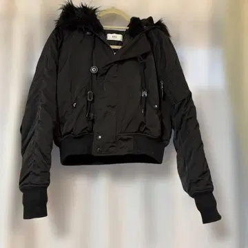 다운 자켓 아줄