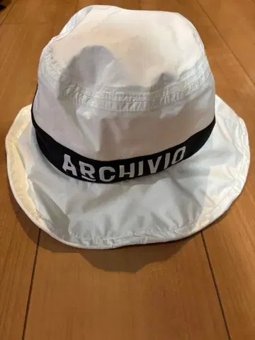 ARCHIVIO 버킷햇 화이트