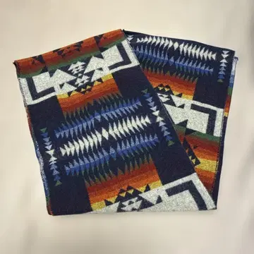 기하학 패턴 머플러 네이비 오렌지