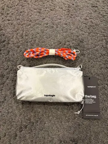 topology 실버 숄더백