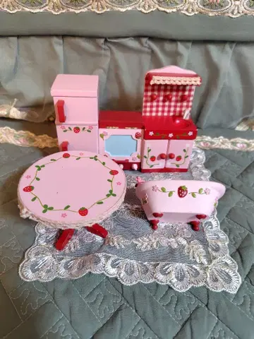 마더하우스 딸기 모티브의 핑크 주방 세트