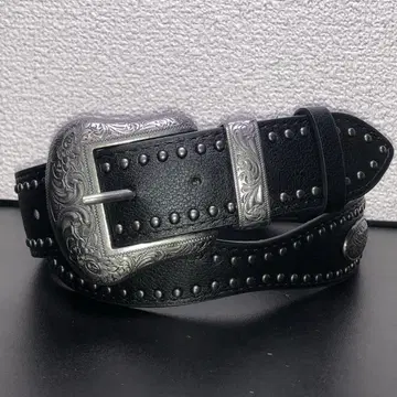 웨스턴 벨트 블랙 스터드 장식 전체 길이 104cm 폭 3.8cm