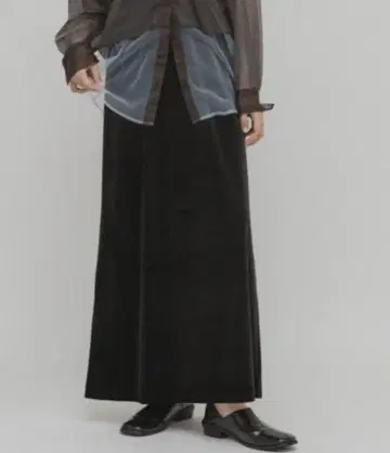 새상품 KBF 벨로아 내로우 스커트 블랙