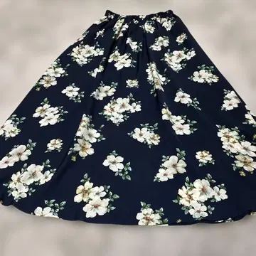 아메리칸 라그시 navasana 꽃무늬 플레어 스커트 F 사이즈 네이비