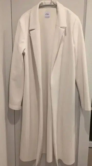ZARA 화이트 롱 코트 S