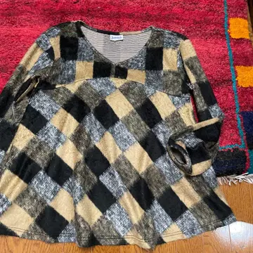 호코모모라 긴팔 상의