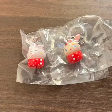 산리오 딸기 메지루시 액세서리 딸기 우사하나 키티 가챠가챠