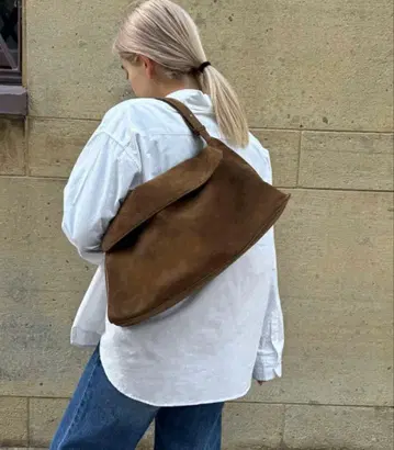 CANAL JEAN diggity 스웨이드 플랩 숄더백