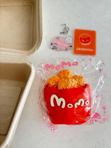 모모 스퀴즈 튀김 시리즈 폼폼 치킨