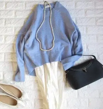 투모로우랜드 고급 캐시미어 울 라운드 헴 니트 라이트 블루