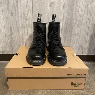 닥터 마틴 화이트 스티치 블랙 부츠