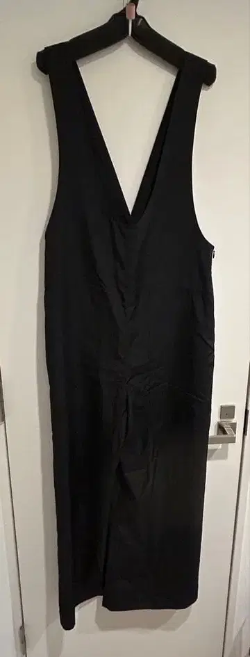 Adam e rope 블랙 V넥 살로펫