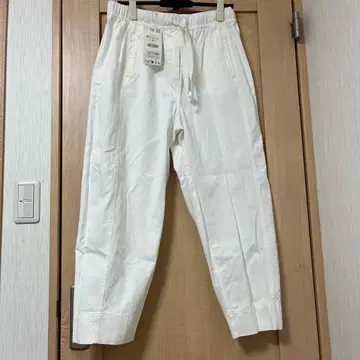 ZARA 화이트 캐주얼 팬츠 M 사이즈