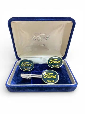 Ford Fiesta 넥타이핀과 커프스 단추 세트
