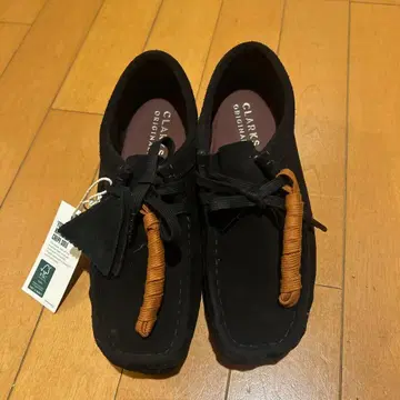 CLARKS 블랙 왈라비 23.0cm