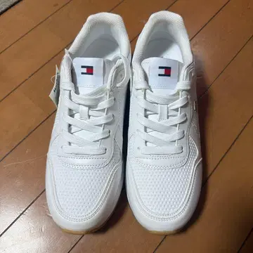 Tommy Hilfiger 화이트 스니커즈 24.5