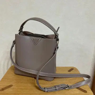 INDIVI 숄더백 그레이