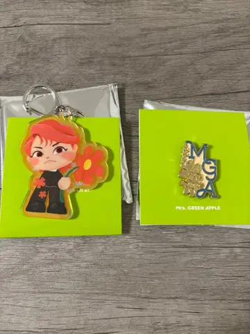 미세스 그린애플 MGA 아크릴 키링 & 핀 배지