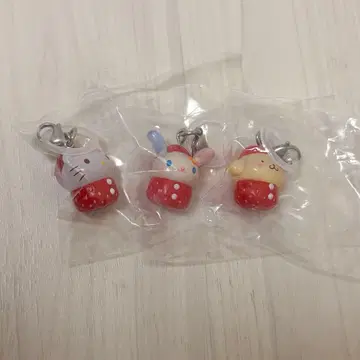 산리오 캐릭터즈 딸기 메지루시 액세서리 키티 우사하나 산리오