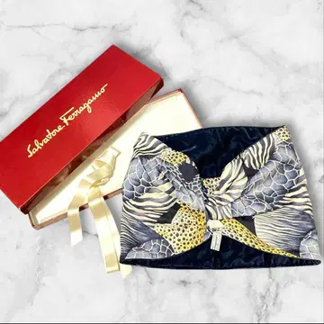 페라가모 옷깃 벨로아 x 애니멀 무늬 레어 박스 포함