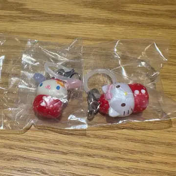 딸기 메지루시 액세서리 키링 산리오 키티 우사하나