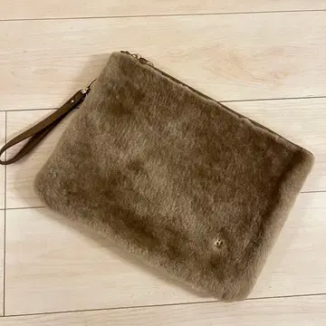 muta 퍼 클러치백 그레이지