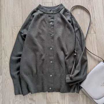 아두이트리스테스 캐시미어 혼방 2WAY 가디건 니트 카키