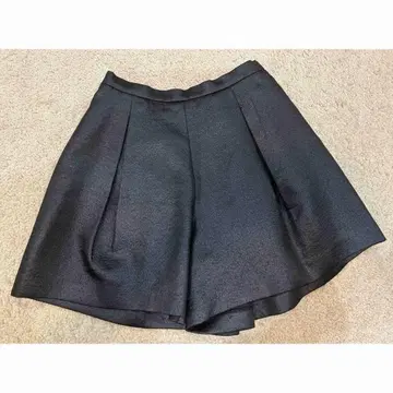 거의 새상품 chesty 샤이니 숏팬츠