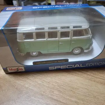 Maisto 1/26 폭스바겐 반 삼바 특별판