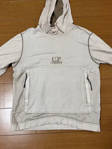C.P. Company 후드 부착 후드티 베이지