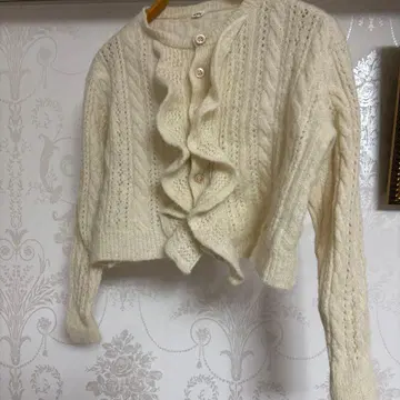 새상품급 45r 프릴 아이보리 셰틀랜드 울 가디건