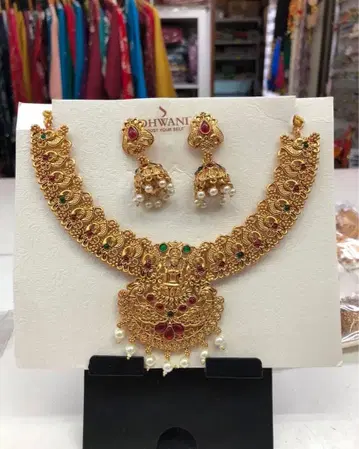 골드 컬러 초커와 귀찌 세트