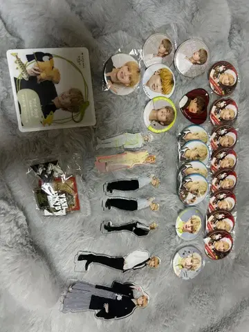 UNiFY 보물 아크릴 스탠드와 캔뱃지 세트 코스터 포함 (카와스이)