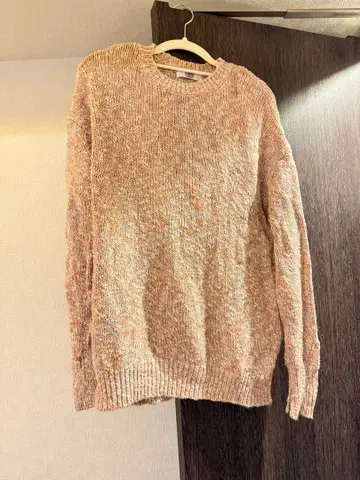 베이지 계열 믹스 컬러 니트 스웨터 긴팔