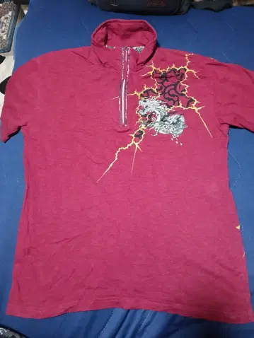 드래곤 자수 빨간색 하프 지퍼 피케 셔츠 새상품급