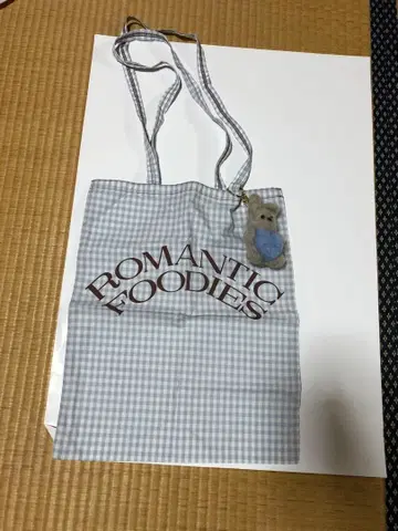 ROMANTIC FOODIES 체크 무늬 토트백