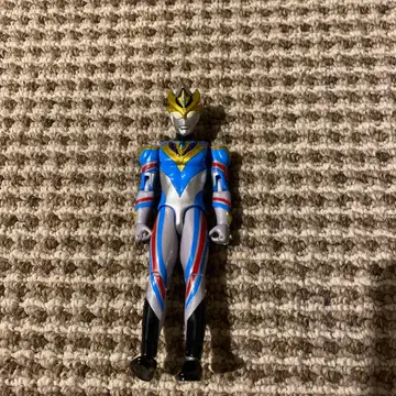 울트라맨 피규어 파랑 은색