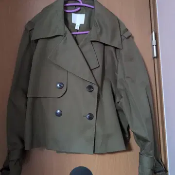 미사용 H&M 숏 트렌치 올리브 그린 더블